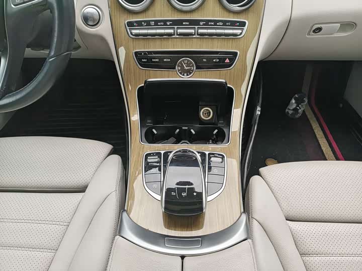 Mercedes-Benz C-Class C 200 L — фото 18