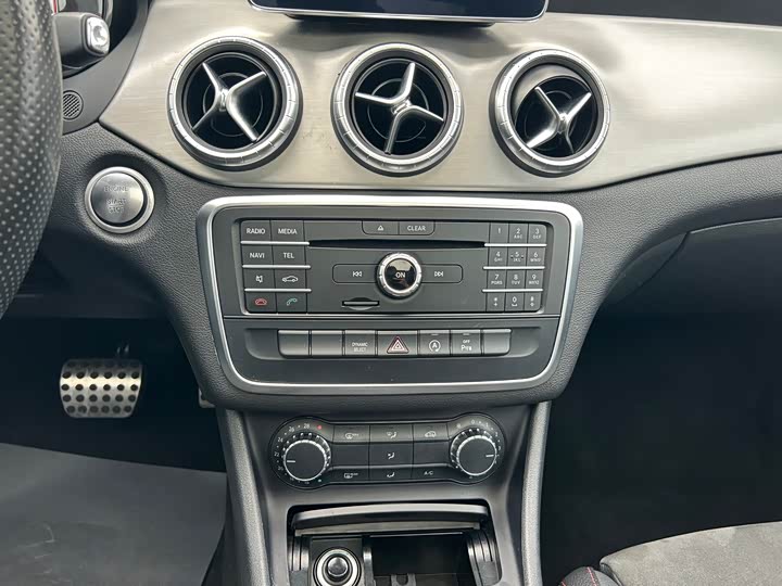 Mercedes-Benz CLA — фото 12