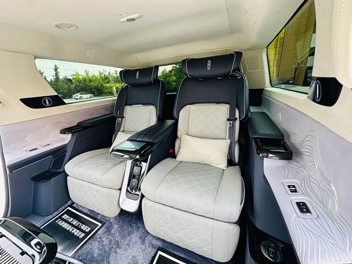 Lincoln Navigator — фото 13