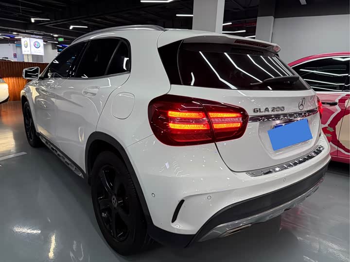 Mercedes-Benz GLA 200 стиль — фото 18