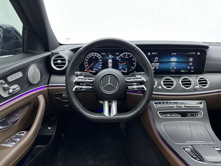 Mercedes-Benz E-Class 2023 E 300 L Luxury — фото 17