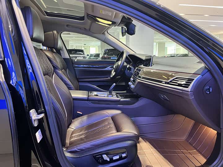 BMW 7 Series 730Li люкс-пакет — фото 4