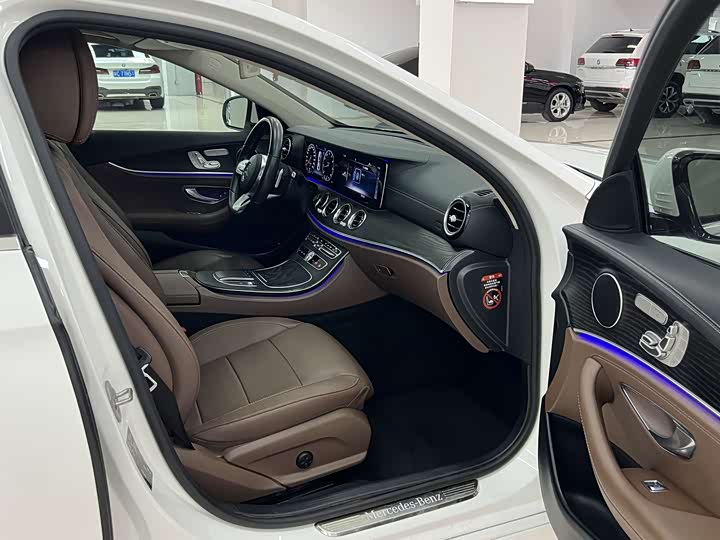 Mercedes-Benz E-Class 2020 E 300 L — фото 12