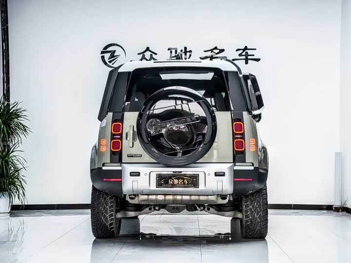 Land Rover Defender — фото 11