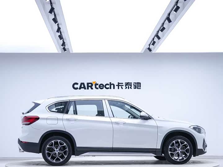 BMW X1 2020 s Drive 20 Li — фото 6