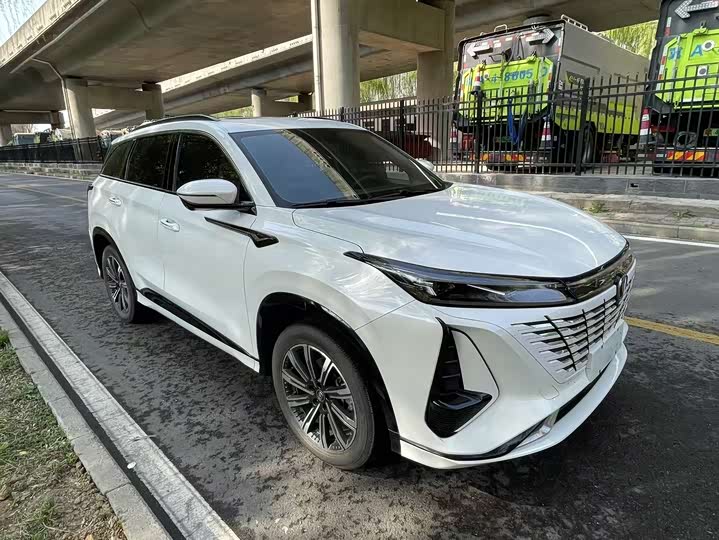 Changan CS75 PLUS 2023 2.0 T ATPremium — фото 7
