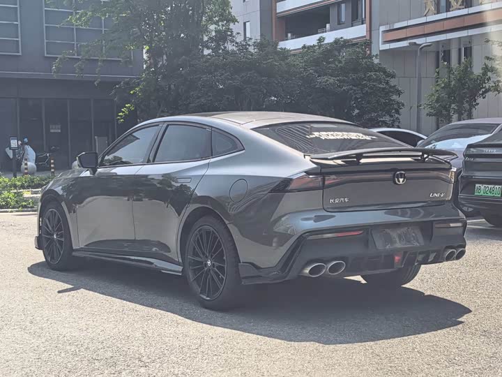 Changan UNI-V 2023 1.5 T — фото 11
