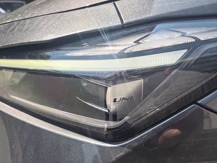 Changan UNI-V 2023 1.5 T — фото 14