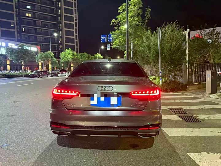 Audi A4L 40 TFSI люкс-динамик — фото 9
