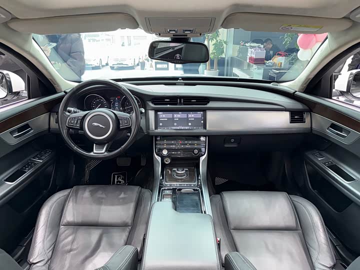 Jaguar XFL 2017 XFL 2.0 T 200 PS — фото 7