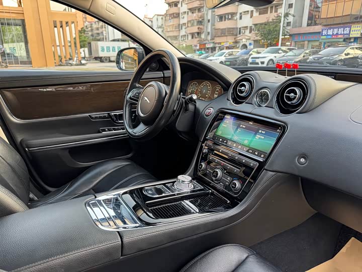 Jaguar XJ 2018 XJL 3.0 SC 2 WD — фото 13