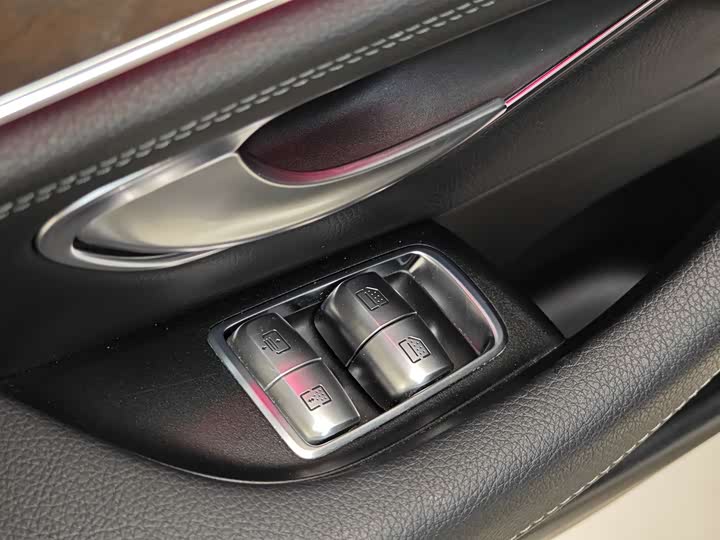 Mercedes-Benz E-Class 2016 E 300 L — фото 22