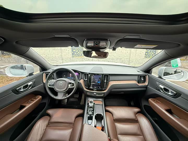 Volvo XC60 2022 B 5 4 WD — фото 5