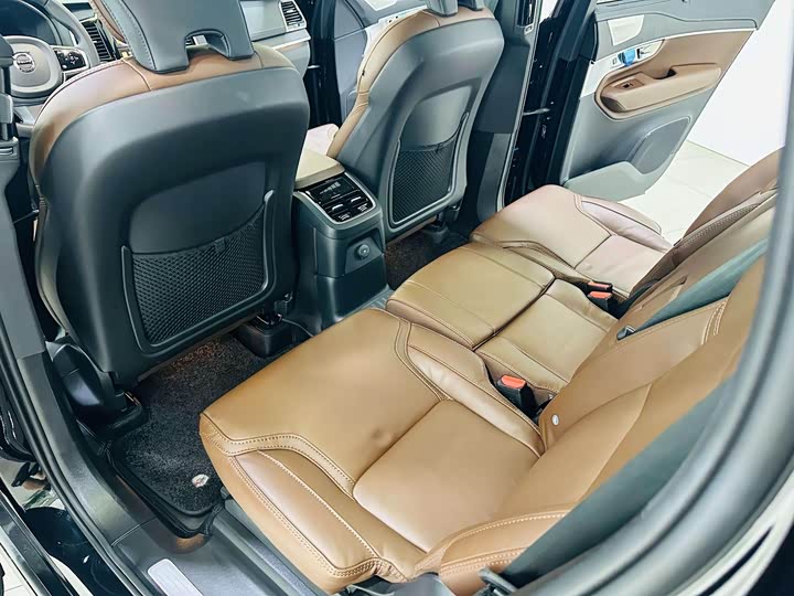 Volvo XC90 Hybrid 2024 T 8 7 — фото 13