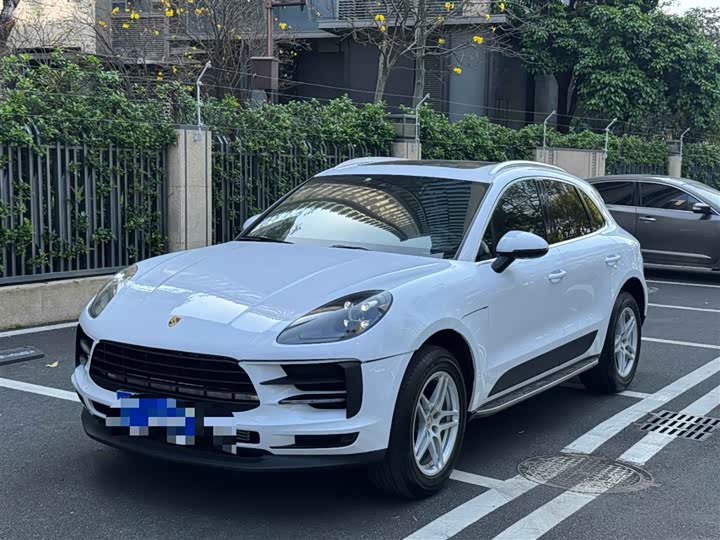 Porsche Macan 2018 Macan 2.0 T — фото 1