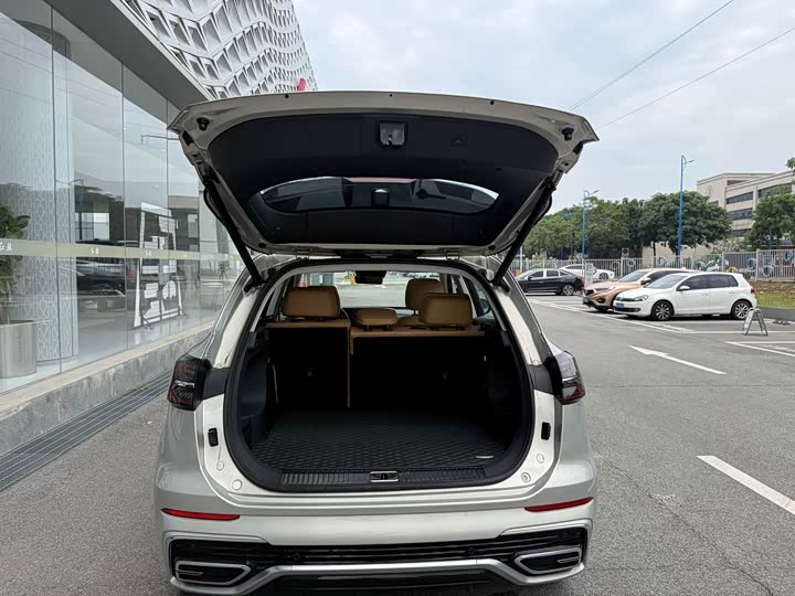 Hongqi HS5 2023 2.0 T 4 WD Pro — фото 10
