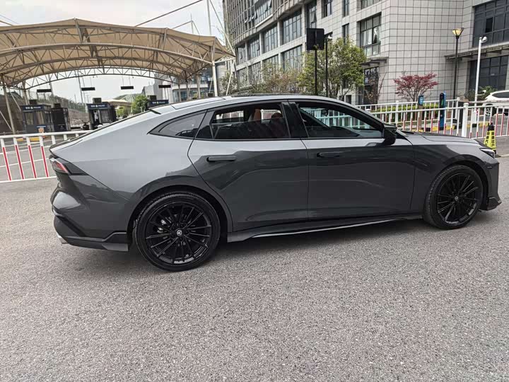 Changan UNI-V 2024 1.5 T Sport — фото 12