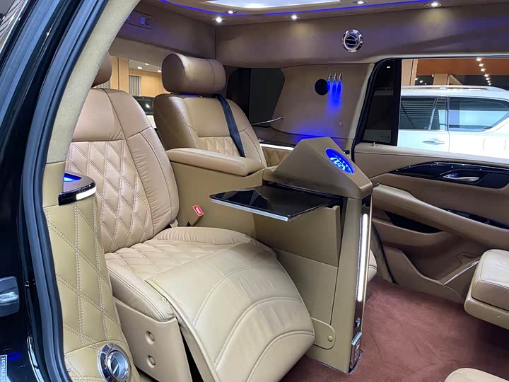 Cadillac ESCALADE 2017 6.2 L ESV — фото 13