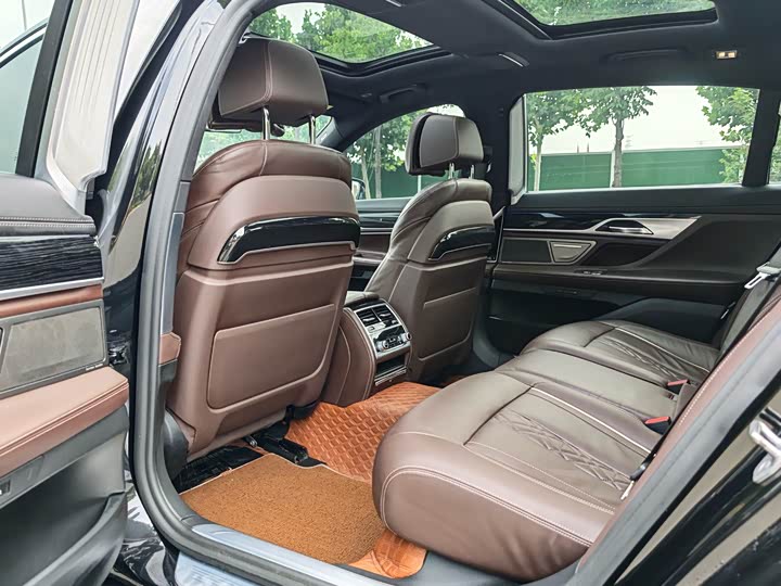 BMW 7 Series 730Li M спортпакет — фото 6