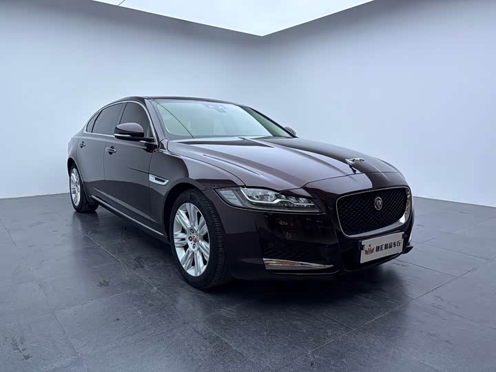Jaguar XFL 2018 XFL 2.0 T 250 PS — фото 3