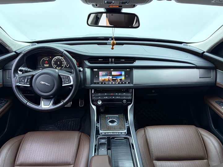 Jaguar XFL 2018 XFL 2.0 T 250 PS — фото 9