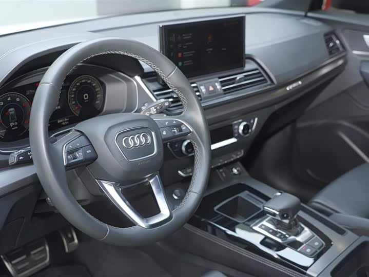 Audi Q5L 2024 40 TFSI — фото 13