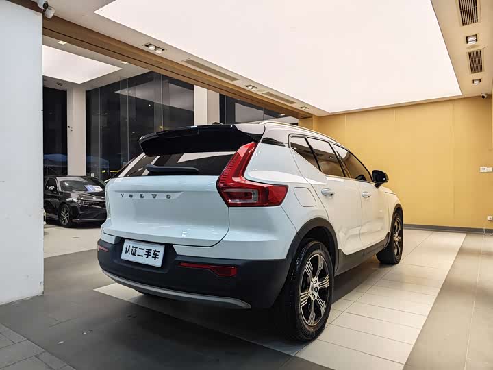 Volvo XC40 2020 T 3 — фото 30