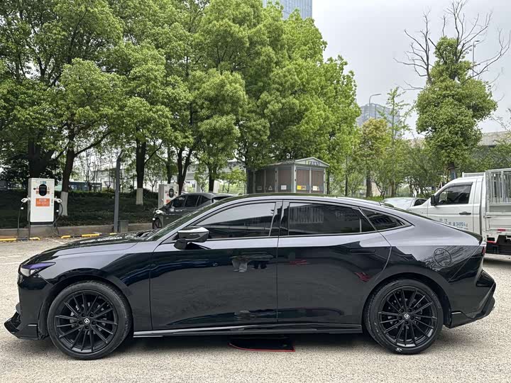 Changan UNI-V 2023 1.5 T — фото 7