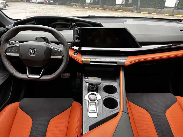 Changan UNI-V 2023 1.5 T — фото 11