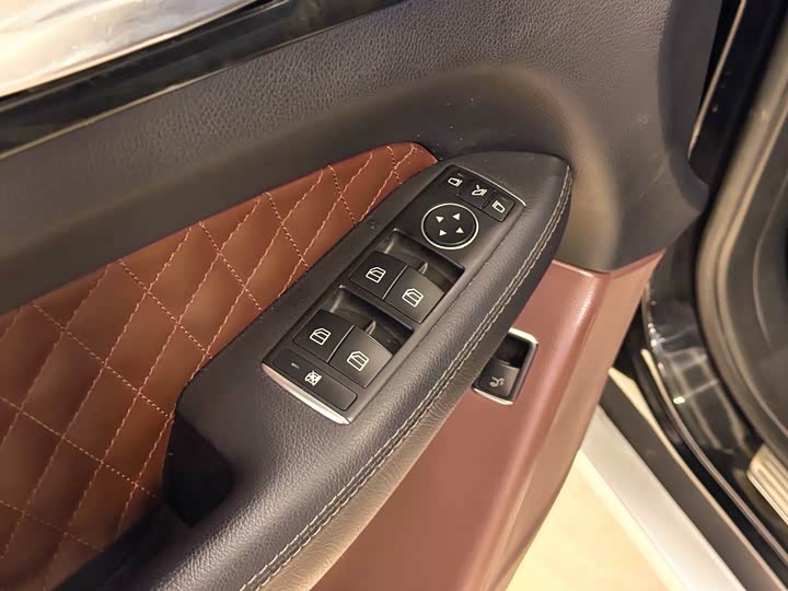 Mercedes-Benz GLS 2018 GLS 450 — фото 12