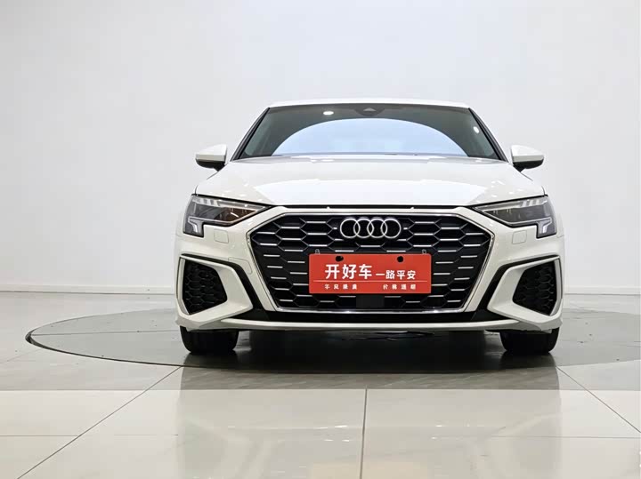 Audi A3 2022 Sportback 35 TFSI Sport — фото 1