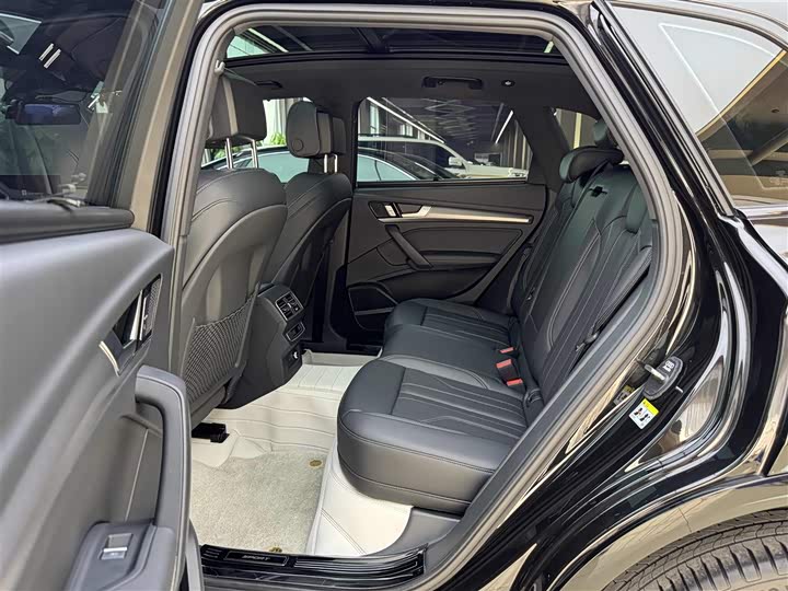 Audi Q5L 2025 45 TFSI — фото 11