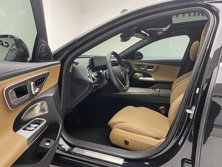 Mercedes-Benz E-Class 2024 E 300 L Luxury — фото 17