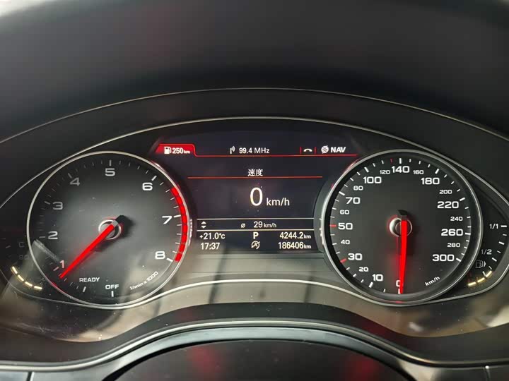 Audi A6L 30 45 TFSI quattro спорт — фото 4