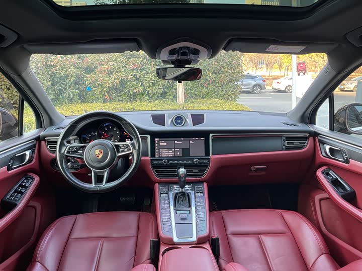 Porsche Macan 2018 Macan 2.0 T — фото 8