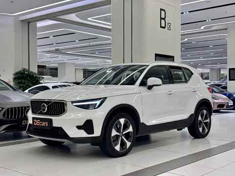 Volvo XC40 2025 B 4 WD — фото 19