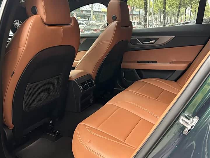 Jaguar XEL 2024 2.0 T 250 PS R-DYNAMIC S — фото 3