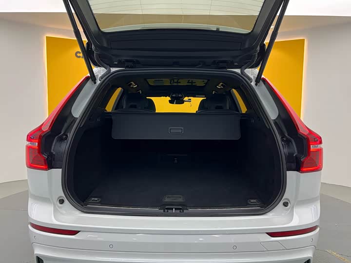 Volvo XC60 2023 B 5 4 WD — фото 28