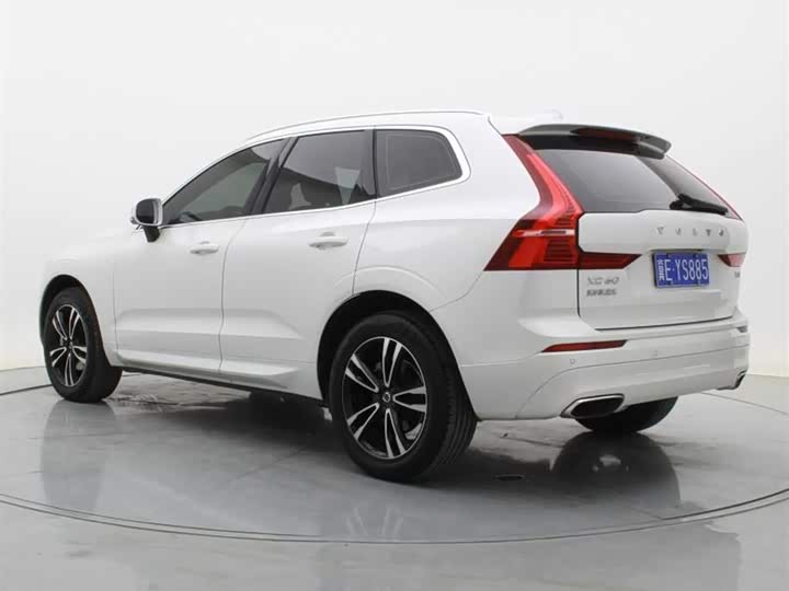 Volvo XC60 2019 T 5 4 WD V — фото 13
