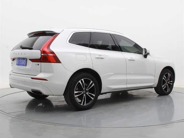 Volvo XC60 2019 T 5 4 WD V — фото 15