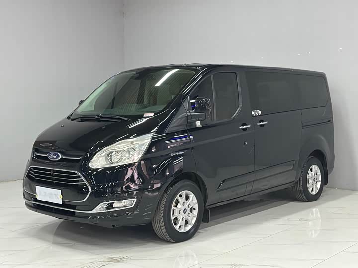 Ford Tourneo — фото 1