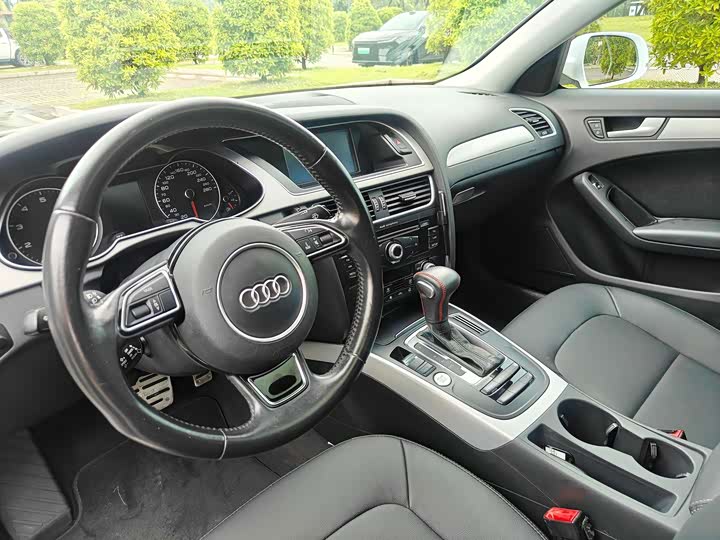 Audi A4L 35 TFSI автомат стандарт — фото 13