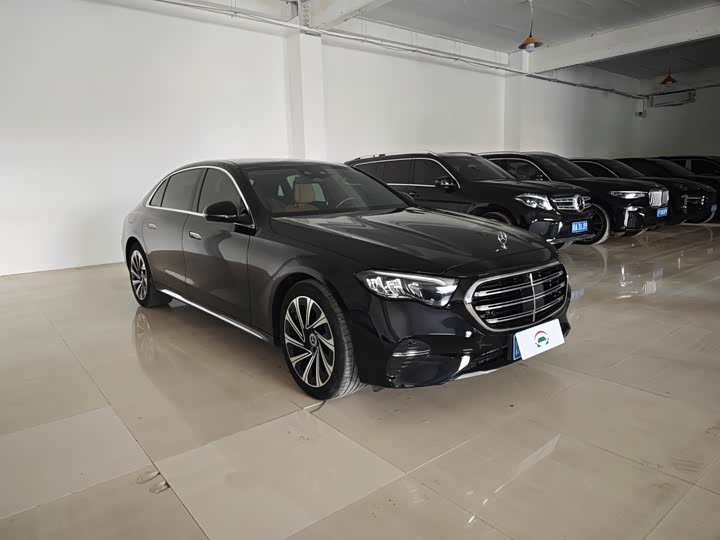 Mercedes-Benz E-Class 2024 E 300 L Luxury — фото 2