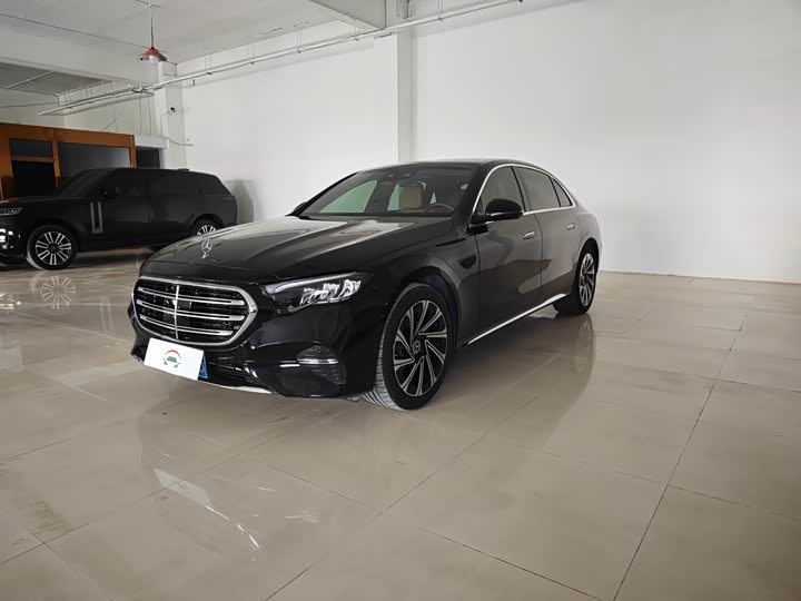 Mercedes-Benz E-Class 2024 E 300 L Luxury — фото 3