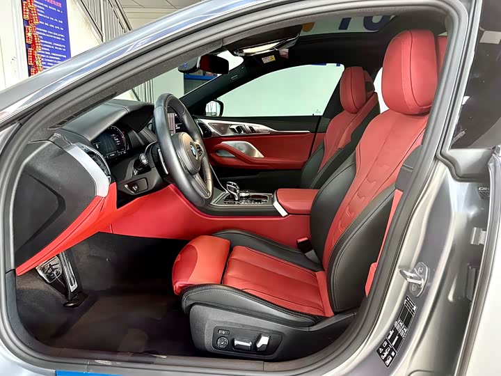 BMW 8-Series 2022 840i x Drive M — фото 22