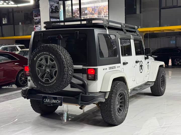 Jeep Wrangler — фото 4