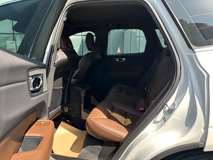 Volvo XC60 Hybrid 2022 T 8 PHEV 4 WD — фото 9
