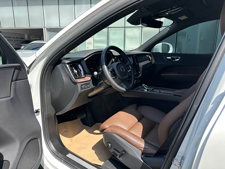 Volvo XC60 Hybrid 2022 T 8 PHEV 4 WD — фото 8