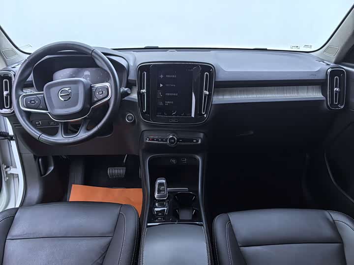 Volvo XC40 2020 T 4 WD — фото 8