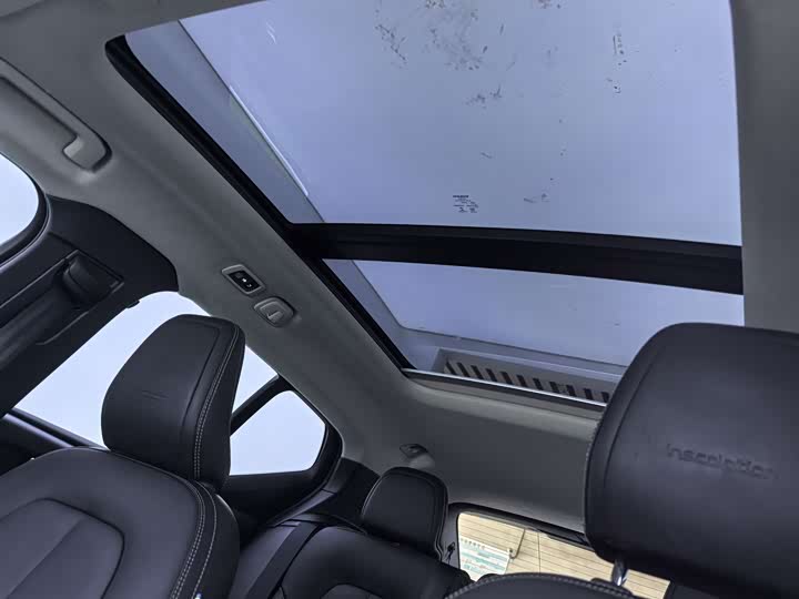 Volvo XC40 2020 T 4 WD — фото 13